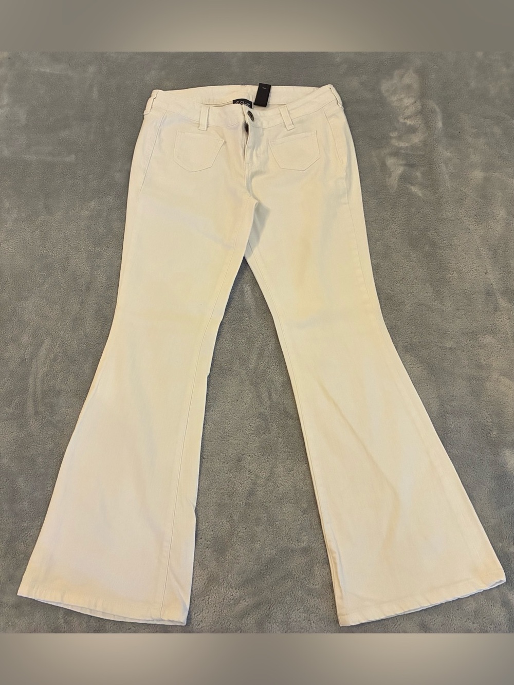 Women’s City Streets White Flared Jeans - Mid Rise Waist Wide Leg Size 7